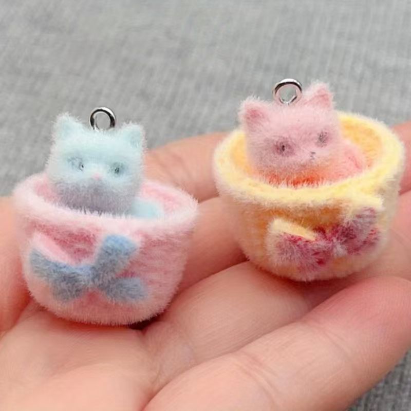 Resin Art Pendant - 4pcs 3D plush resin cat pendant,