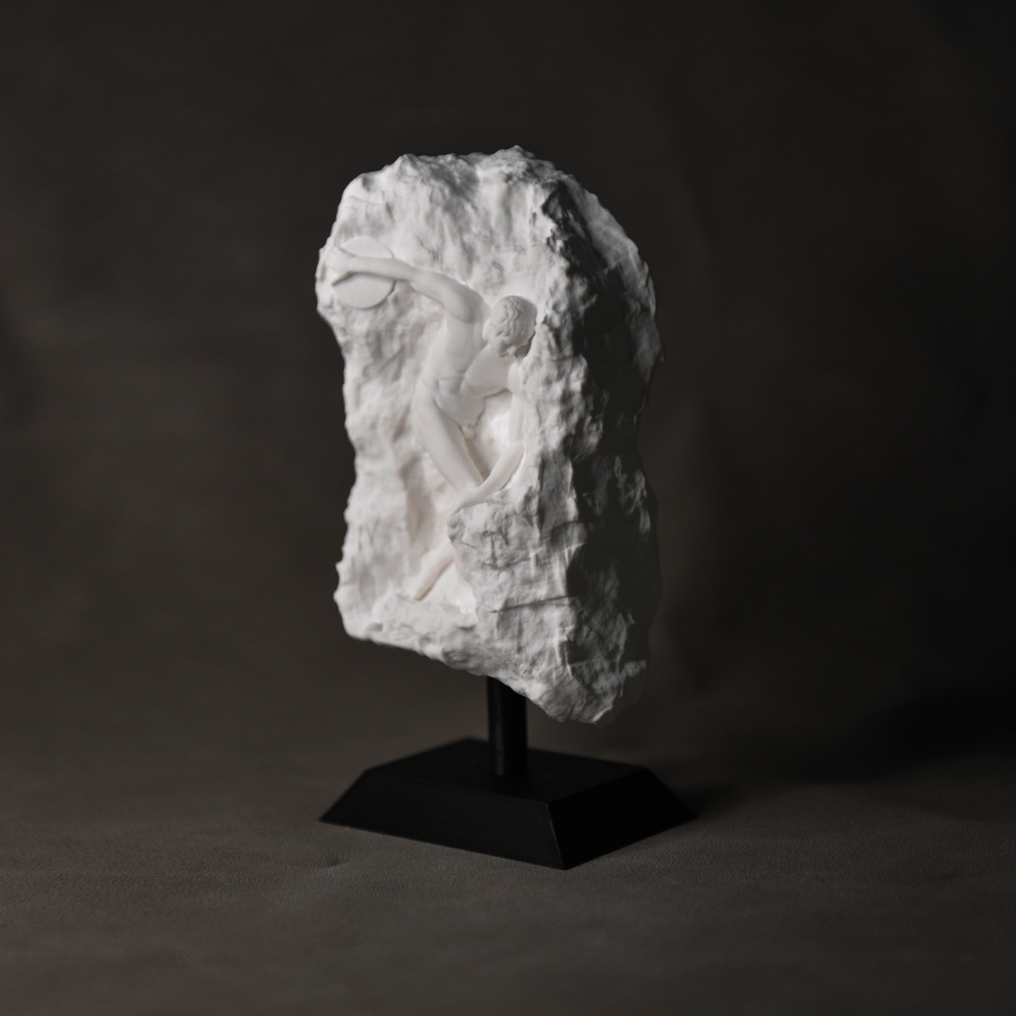 Greek Discobolus Statue Plaste - огляд і ціна Resin Art Aesthetic